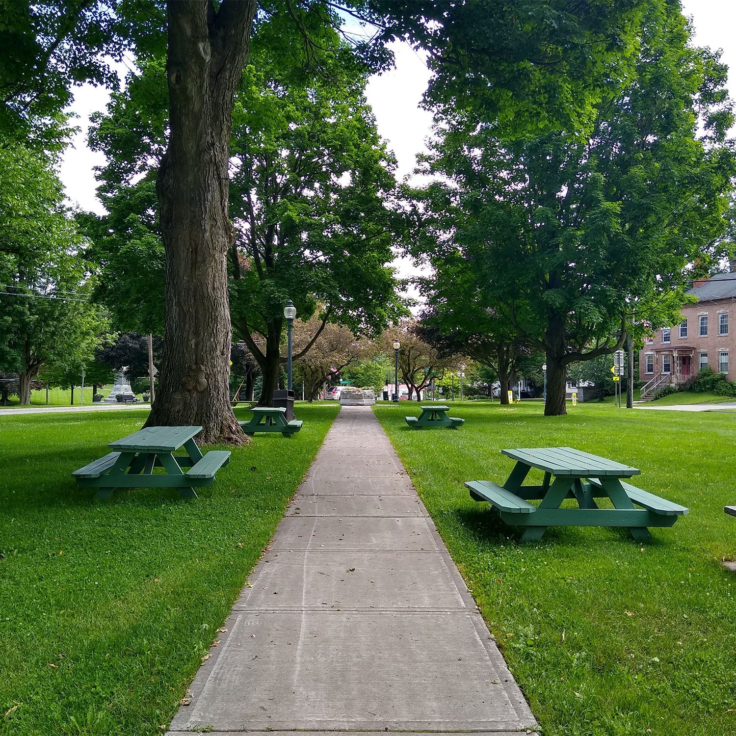 Village-Green-Picnic-Table